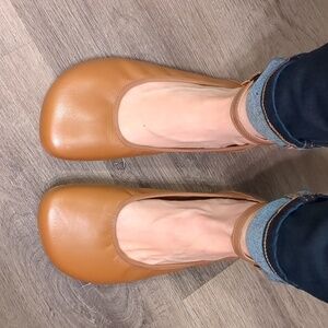 Shapen Tulip flats - Cognac, size 39 wide